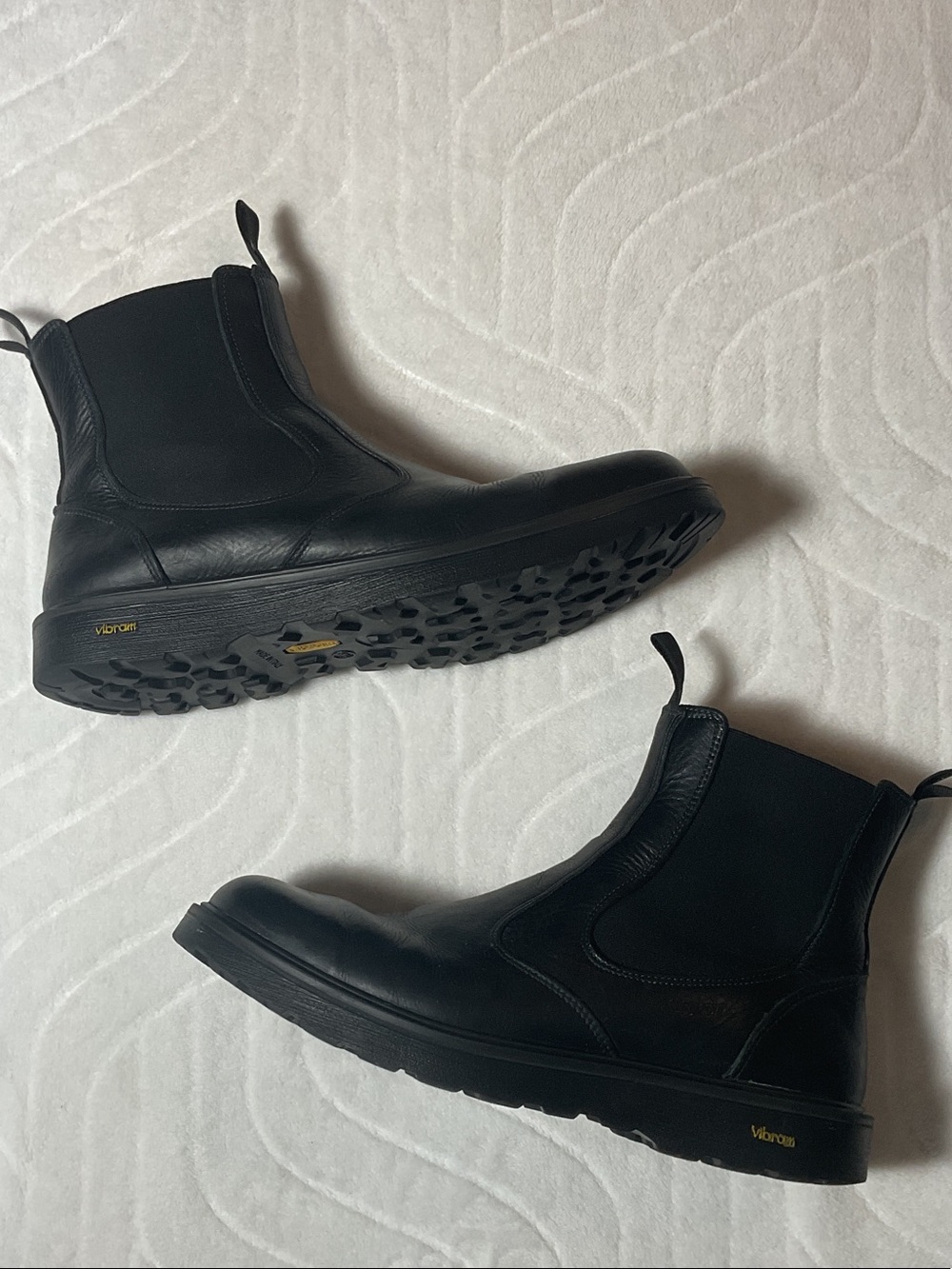 Men's Black Chelsea Boots with Vibram Outsole